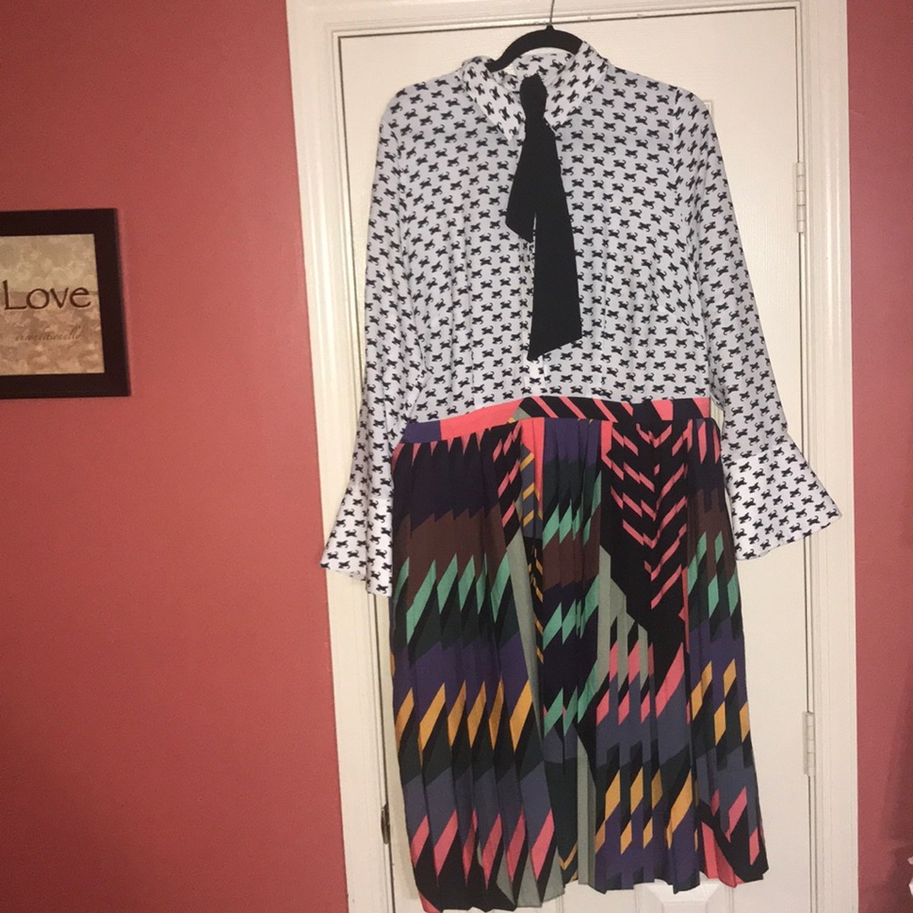 Colorful dress with pockets pleated bottom